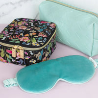 Liberty Jewelry Cube