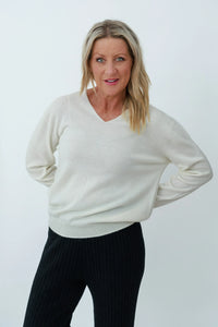 MerinoSnug - Alpaca Merino Wool Blend V-Neck Jumper in White