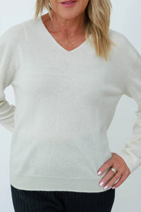 MerinoSnug - Alpaca Merino Wool Blend V-Neck Jumper in White