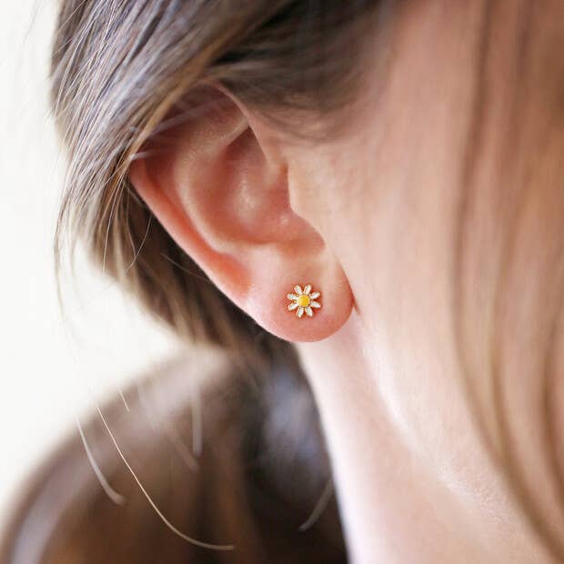 Mismatched Bee and Daisy Stud Earrings in Gold