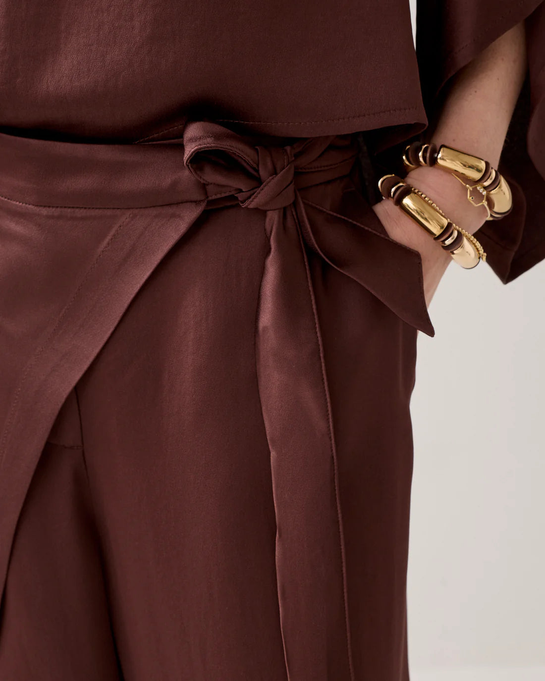 Summum Pants Heavy Silky Touch in Coffee - back