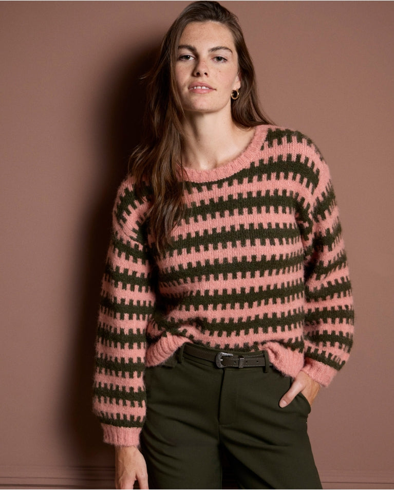 Surkana - Two-Tone Recycled Chunky Knit Sweater in Pink & Green