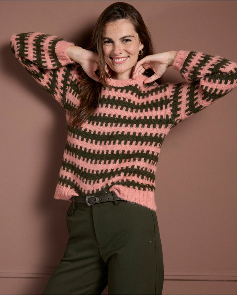 Surkana - Two-Tone Recycled Chunky Knit Sweater in Pink & Green