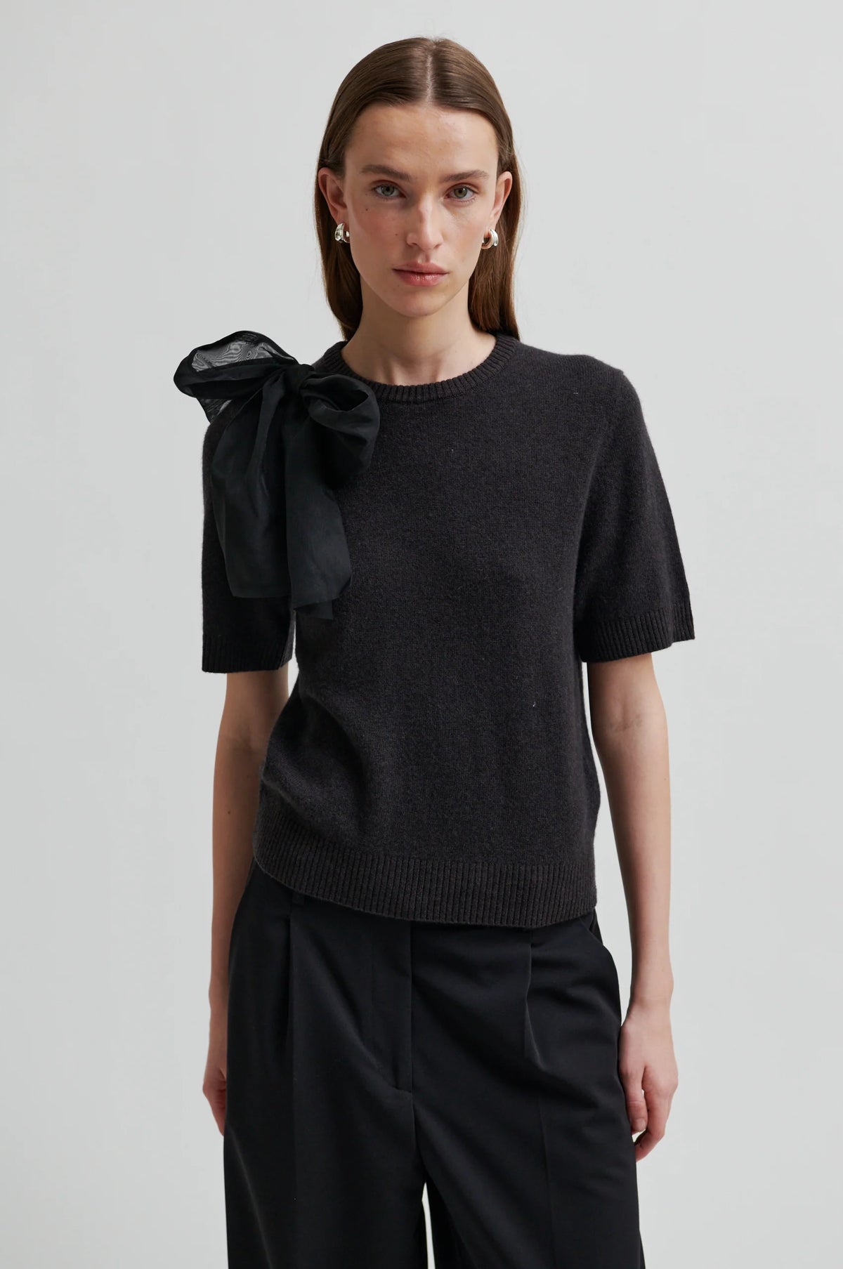 Second Female - Leara Black Sand bow detail knit