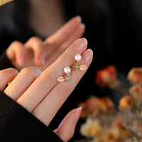 Tulip & Pearl Earring