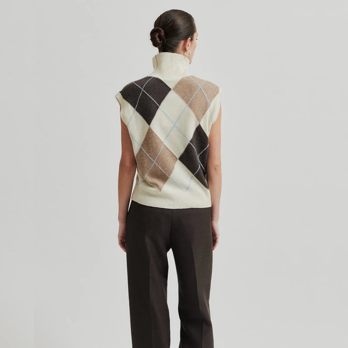 Second Female - Agilla Mulch Vest