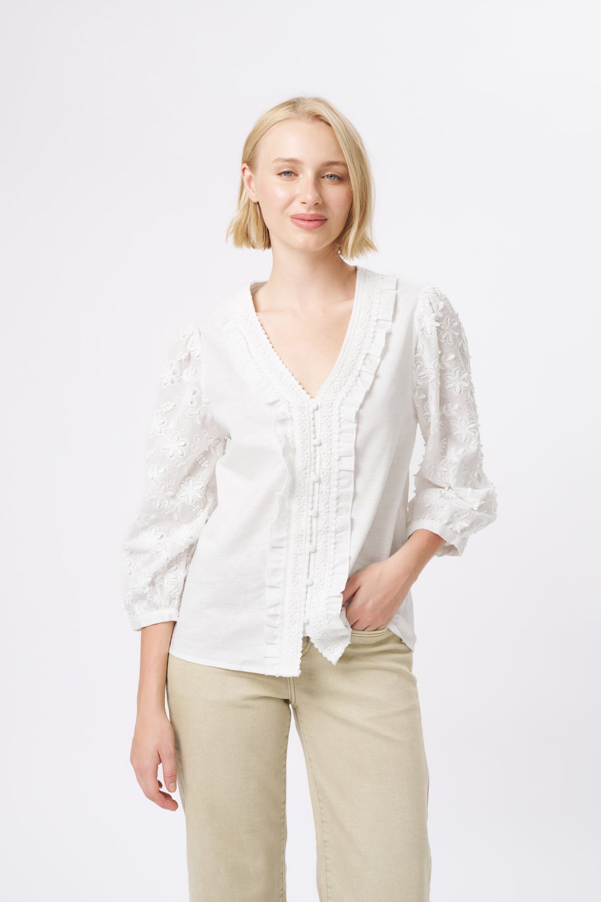 Kireina Alicia Shirt in white, showing gathered shoulder detail