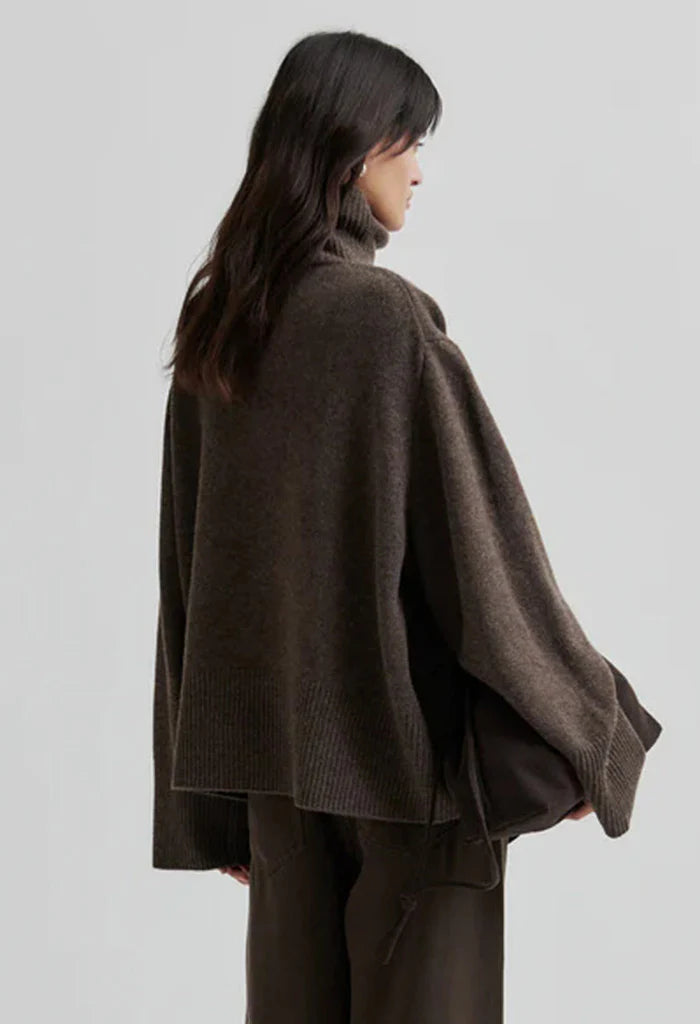 Second Female - Alpha Knit T-Neck - Delicioso