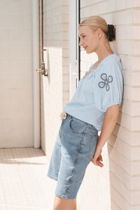 Kireina Bijou Short Scallop Seam in 70s Blue denim, front view