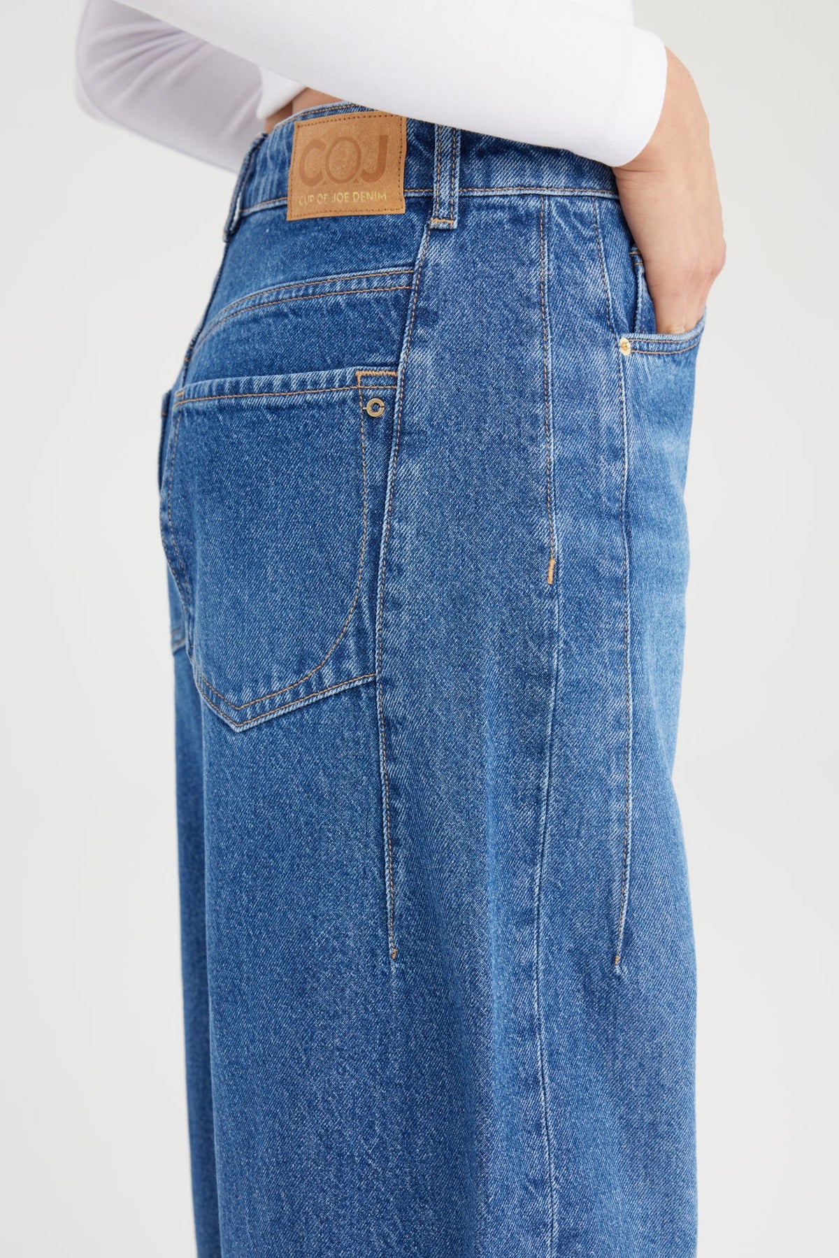 Cup of Joe - Clara balloon Jeans - Mid West Blue