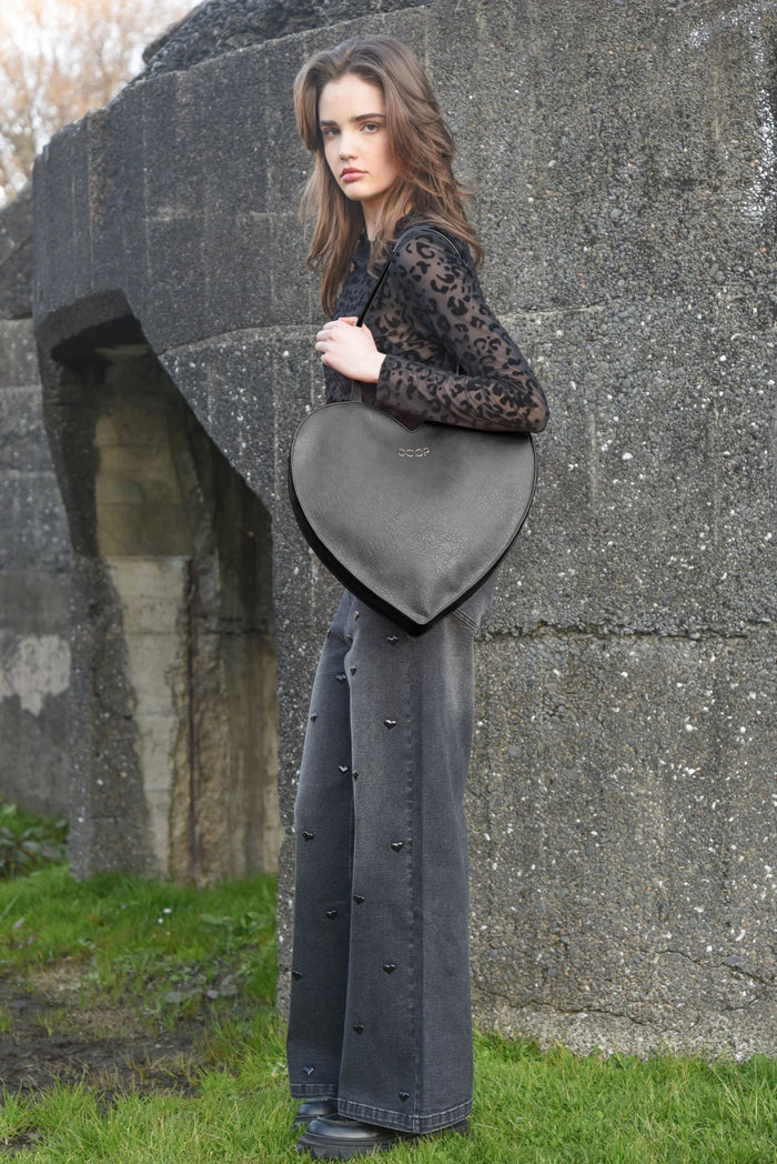 Coop - ‘Tote-ally Smitten’