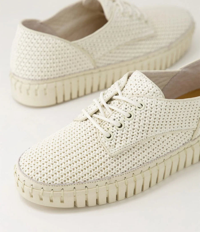 Django & Juliette - Hamburg Synthetic Raffia Sneakers in Nougat