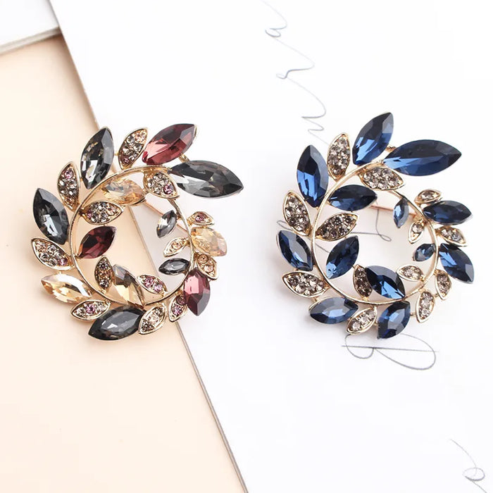 Elegant Shiny Wreath Brooch