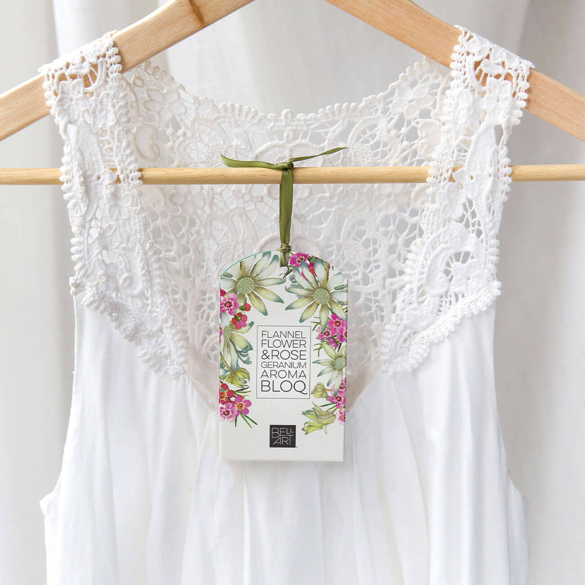 Bell Art Aroma Bloq Flannel Flower and Rose Geranium