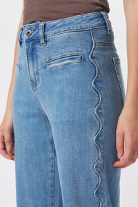 Kireina Freya Jean 70s Blue wash detail