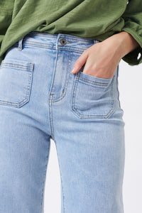 Kireina Harper Jean in Sky Blue, detail of high rise waistband and zipper fly