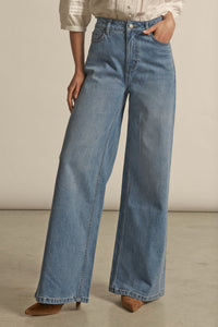 Zoe Kratzmann - Aura Jeans