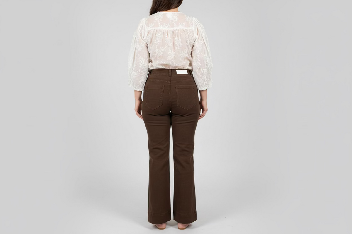 Atte - Helena Jean - Chocolate