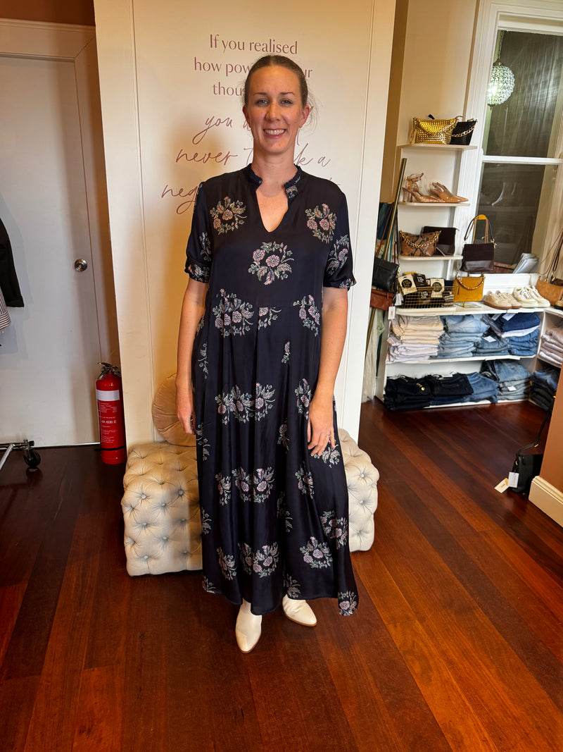 Lola - Georgia Silky Wreath Maxi