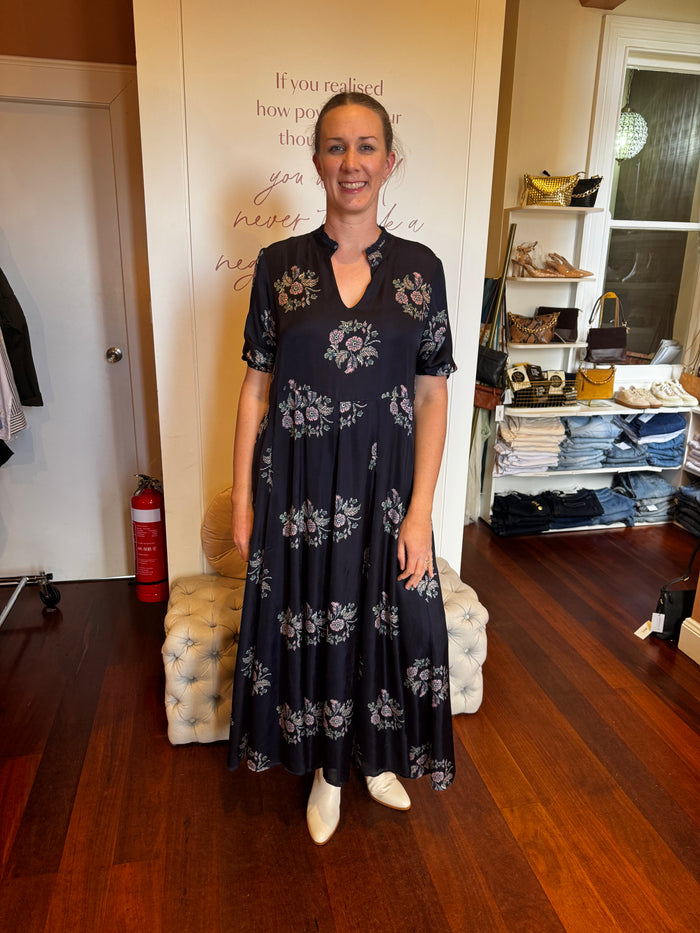 Lola - Georgia Silky Wreath Maxi