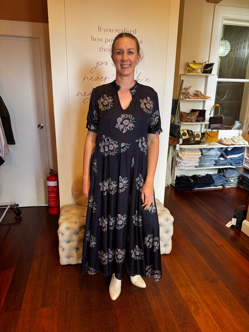 Lola - Georgia Silky Wreath Maxi