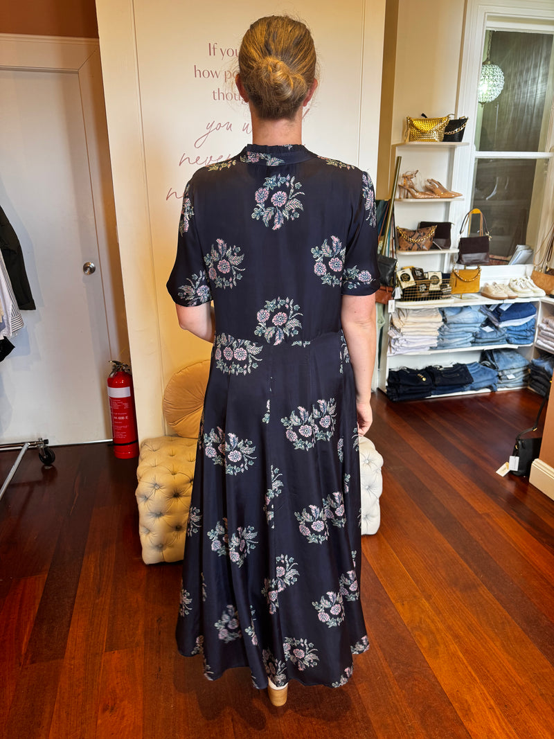 Lola - Georgia Silky Wreath Maxi