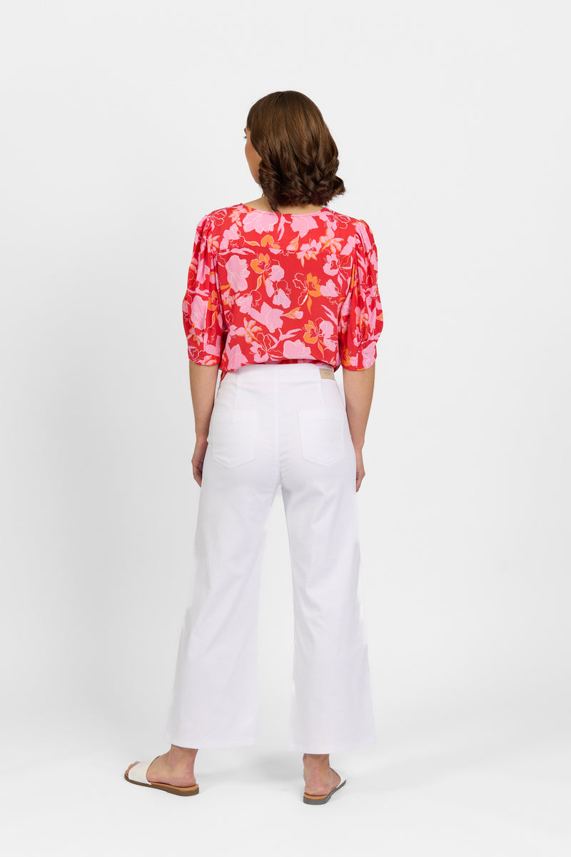 Knewe - Ace Jean White