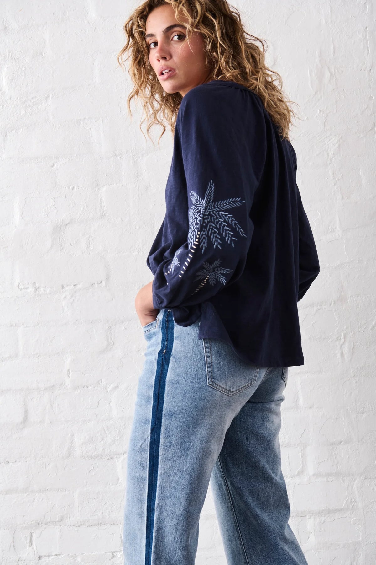 Kireina - Freya - Side Panel Waterfall