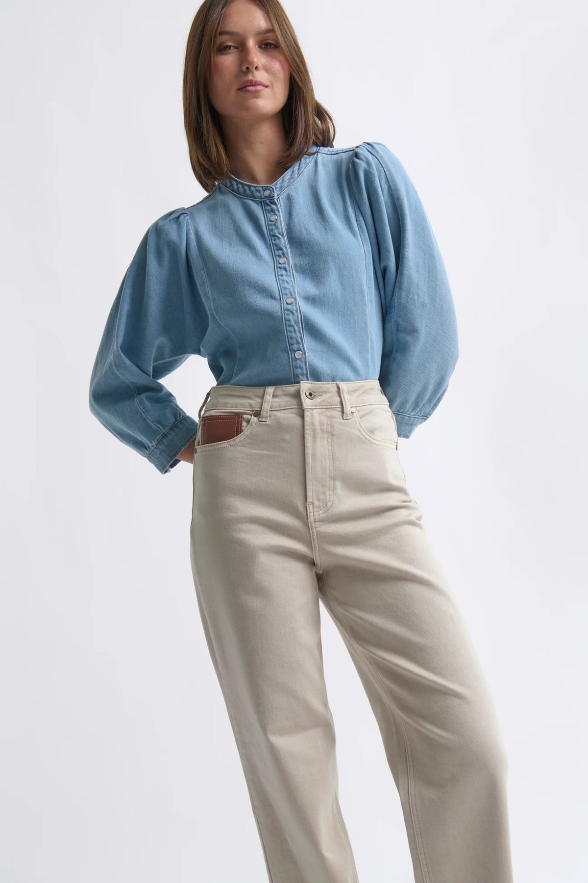 Kireina - Bonnie Jean in Sand with Leather Pocket