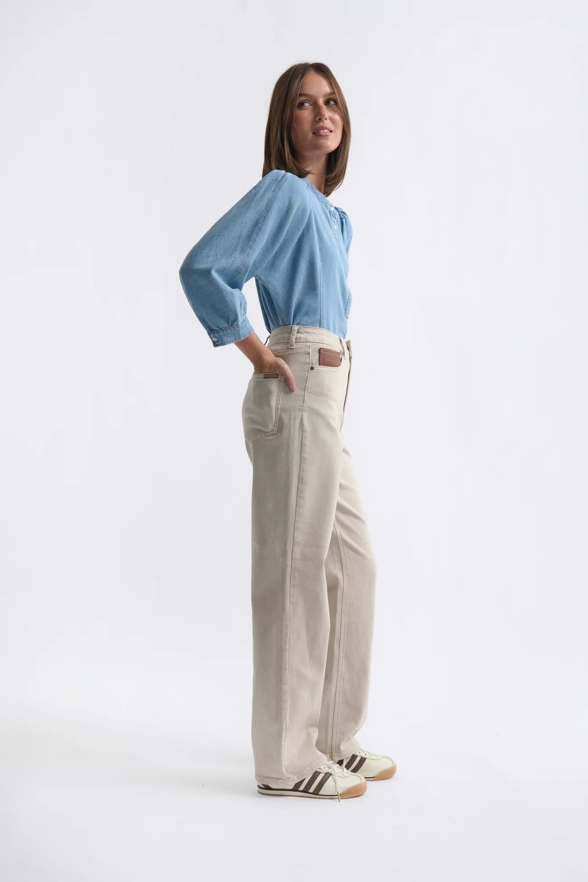 Kireina - Bonnie Jean in Sand with Leather Pocket