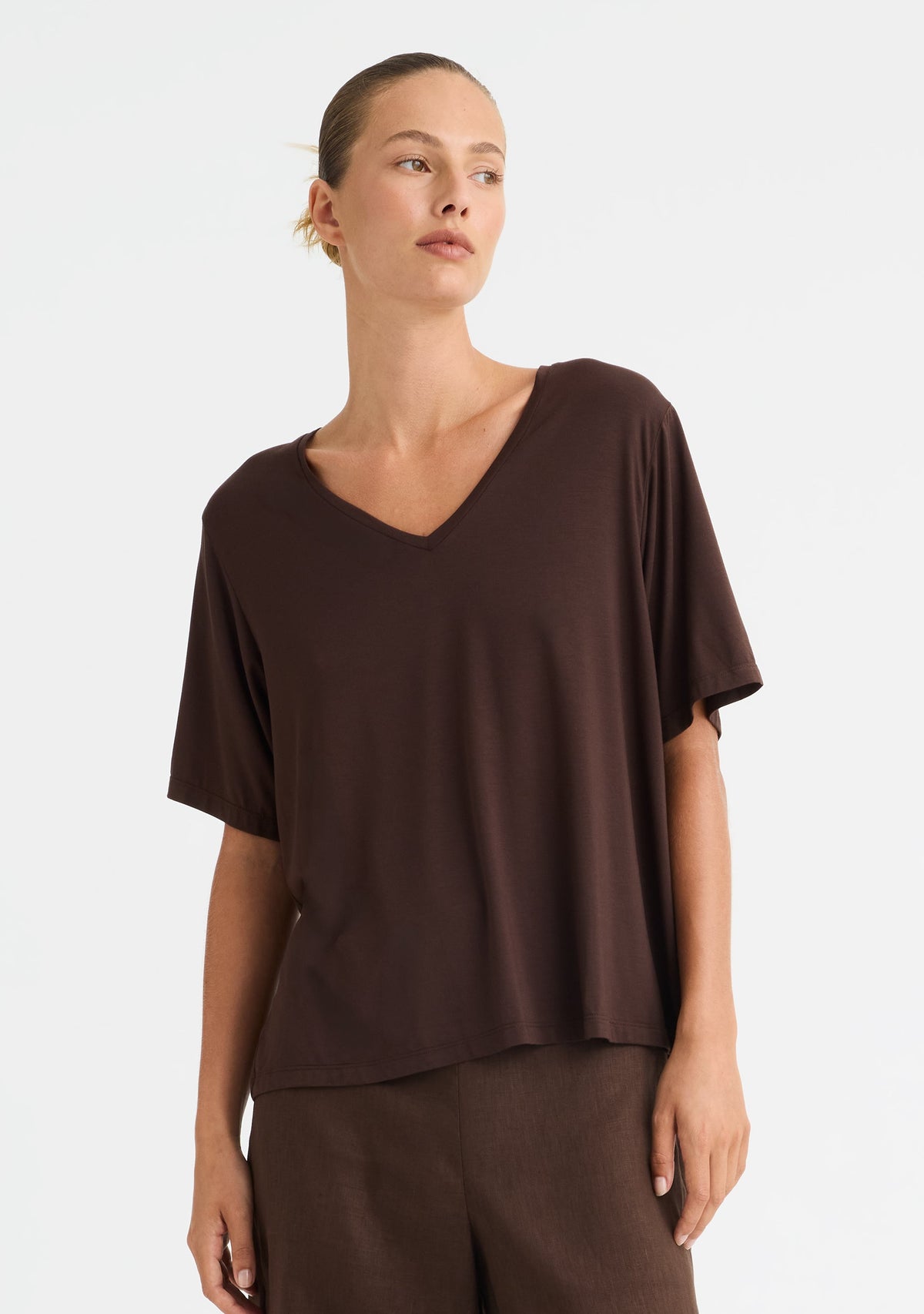 Morrison Millie V-Neck Tee in Espresso