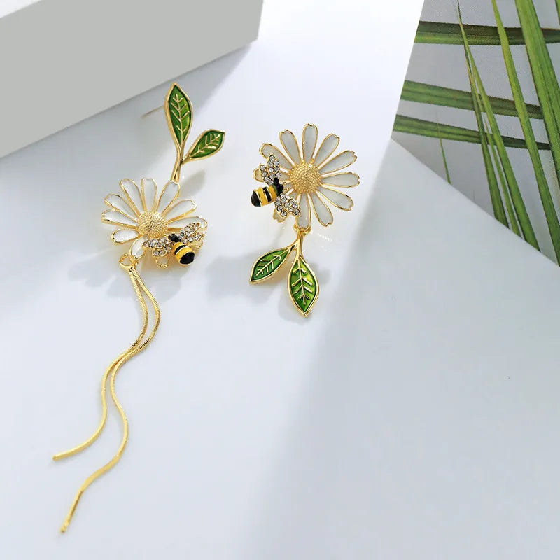 Daisy & Bee asymmetrical Earrings