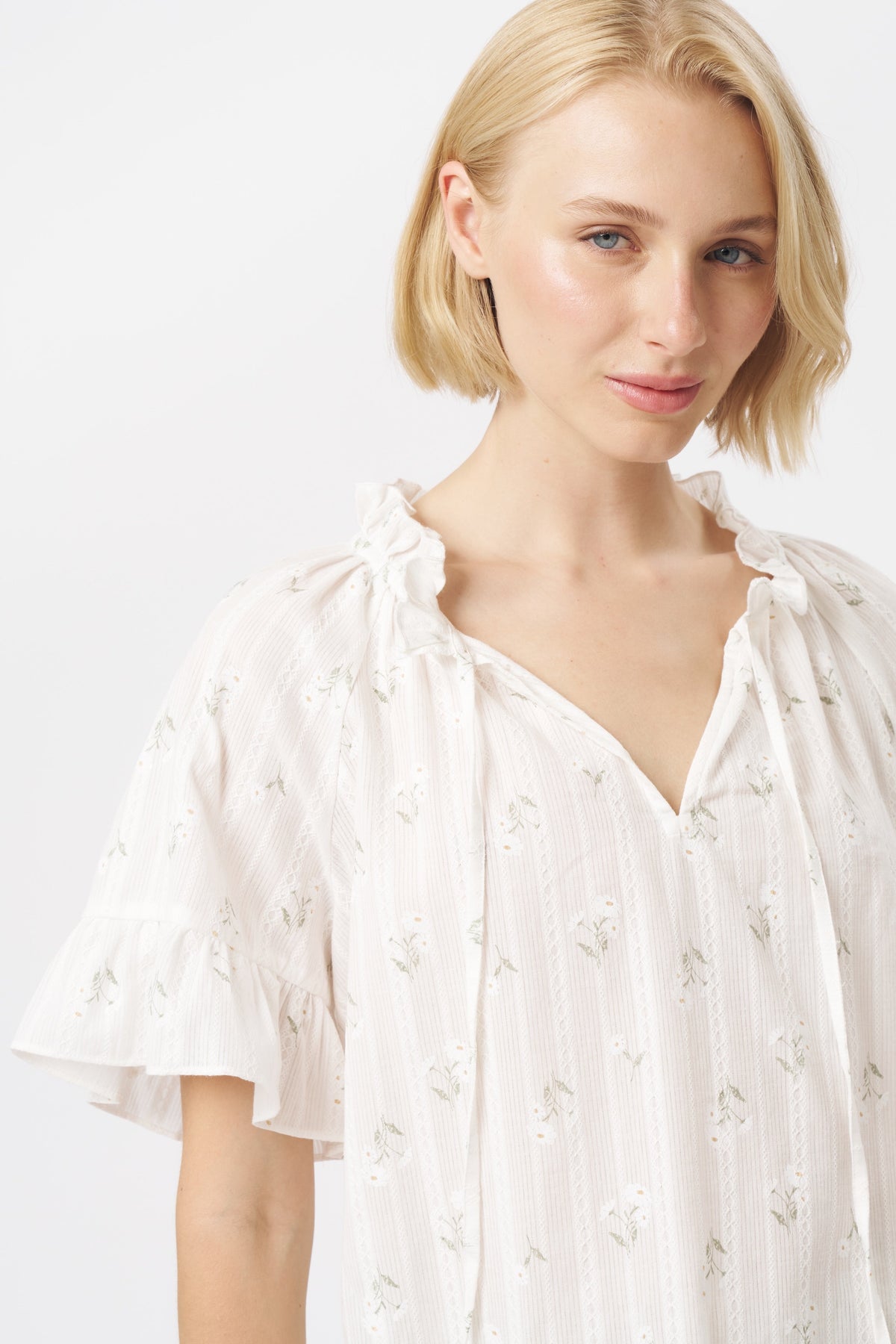 Kireina Patricia Shirt ruffled drawstring collar detail