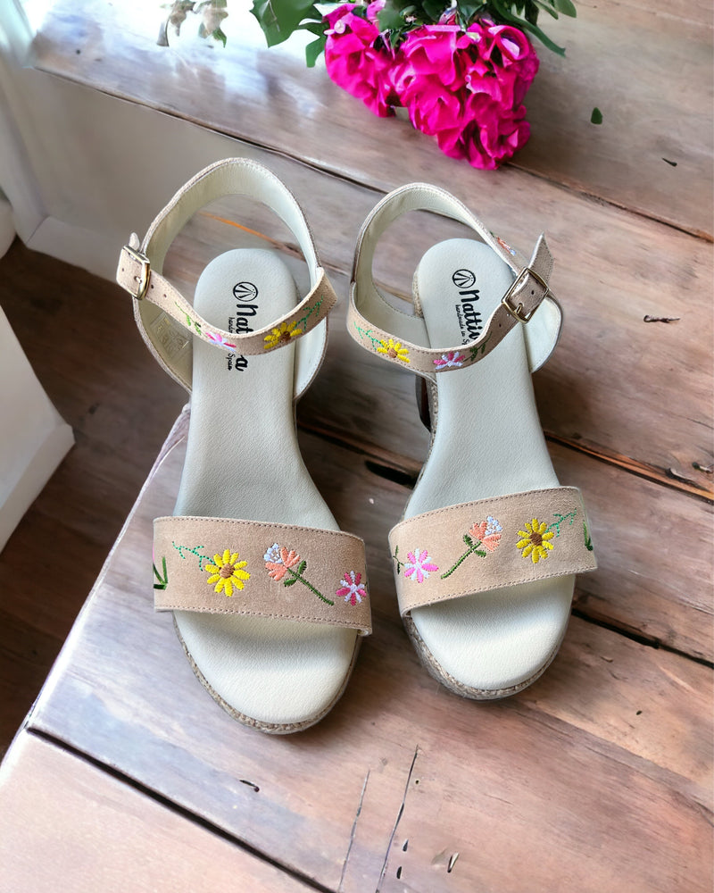 Nattiva Floral Platform Sandal