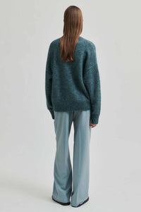 Second Female - Brook V Neck Balsam Green