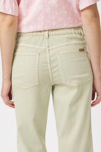 Kireina Sofia Pant Pistachio Green pocket detail