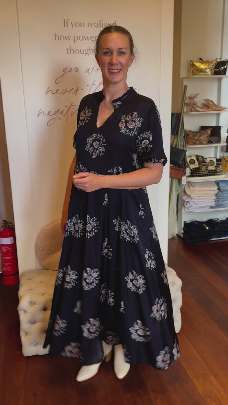 Lola - Georgia Silky Wreath Maxi