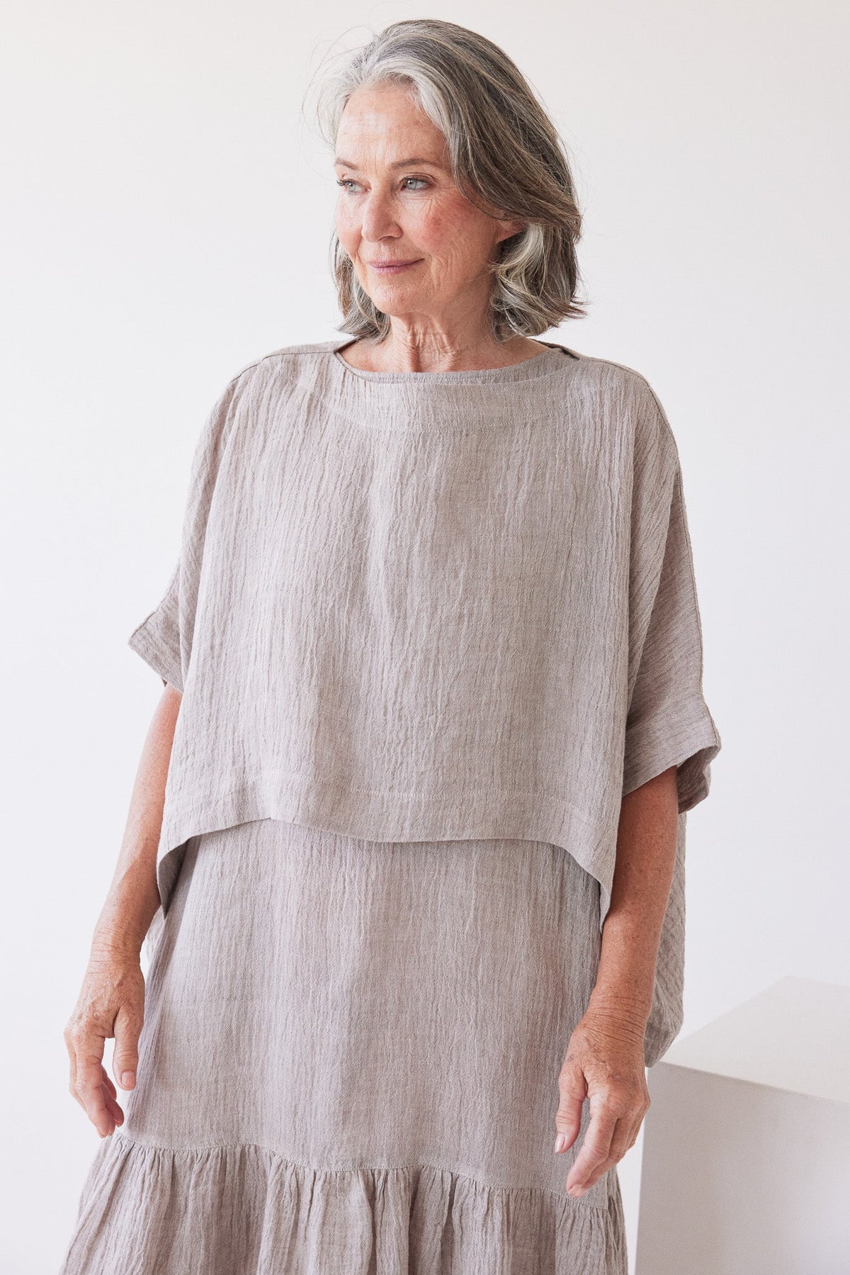 Eva's Sunday Tommy Layering Top Stone Gauze