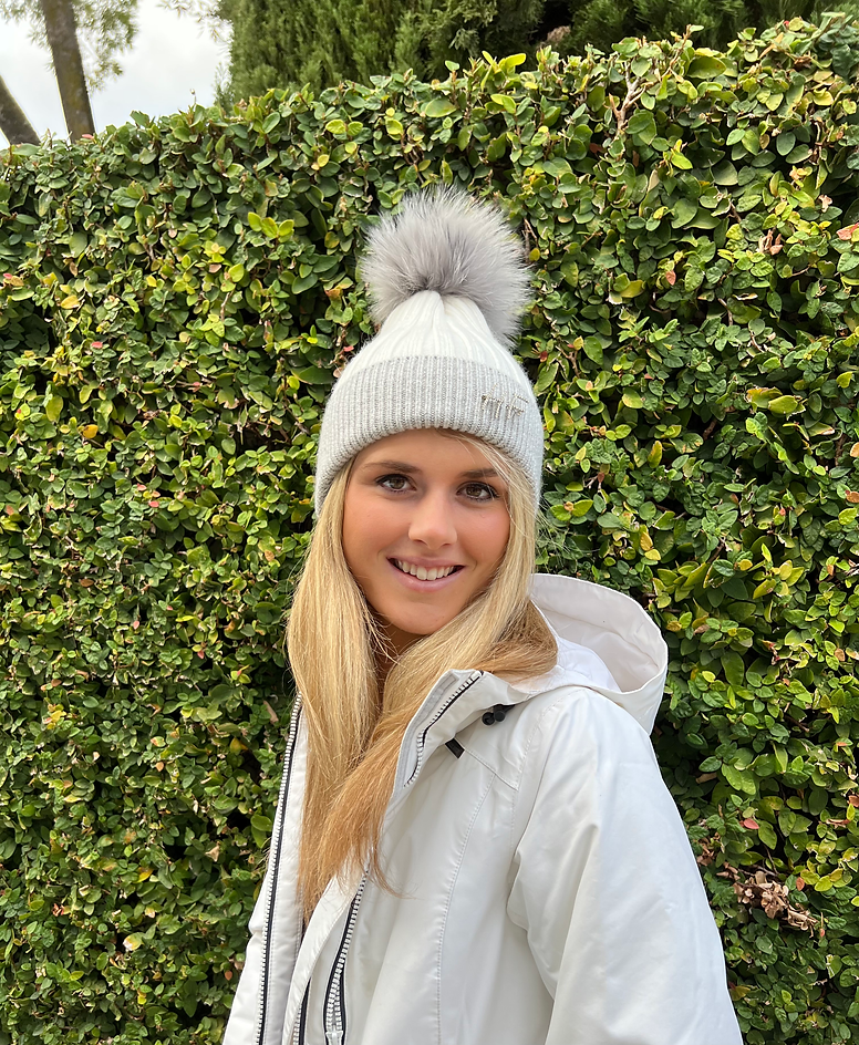 Beanie with PomPom - Cashmere Blend